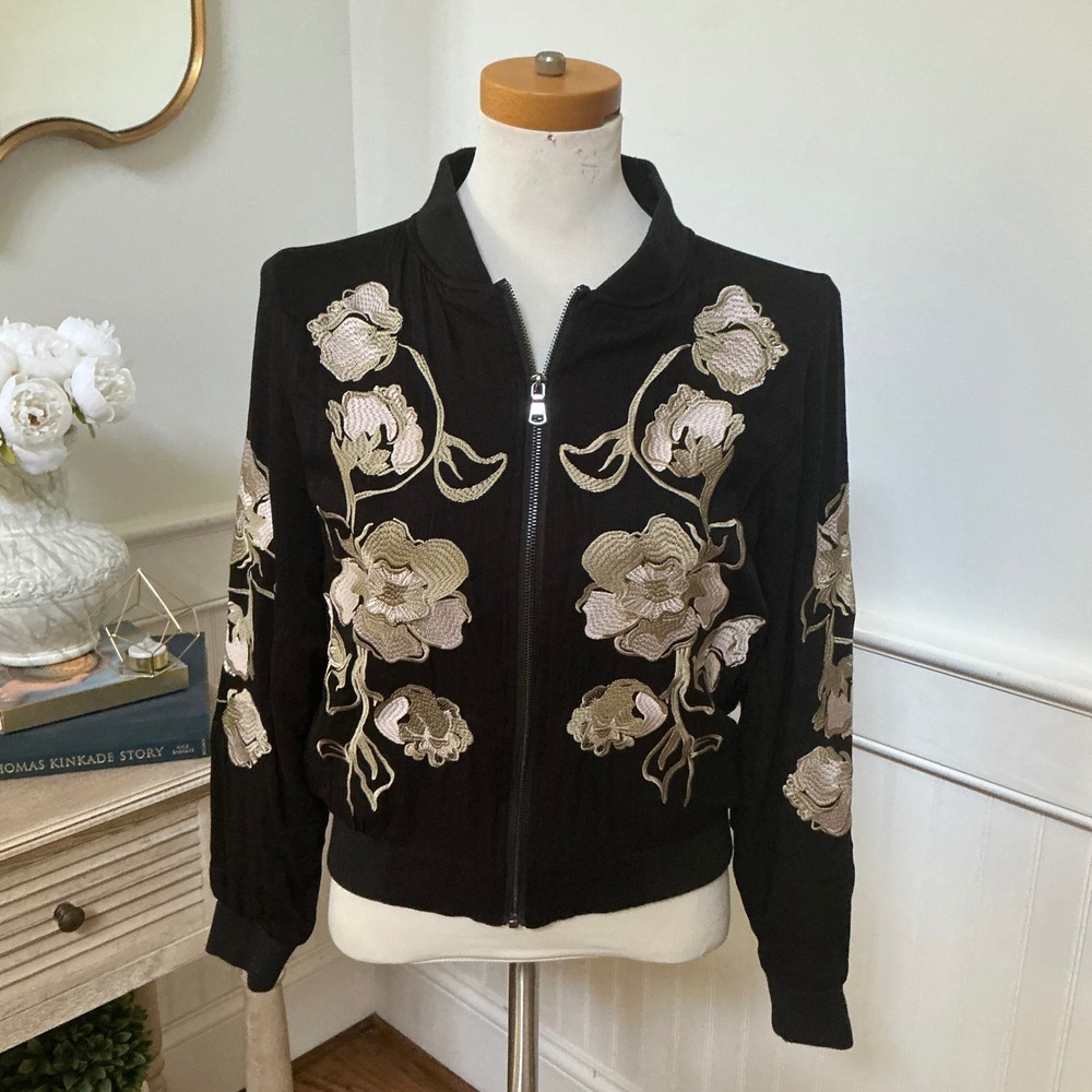 Kimchi Blue Urban Outfitters Black Floral Embroidered Bomber Jacket Small